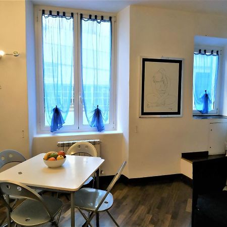 Casaviva - Grazioso Mini-Appartamento Nel Cuore Di Genova Exterior foto
